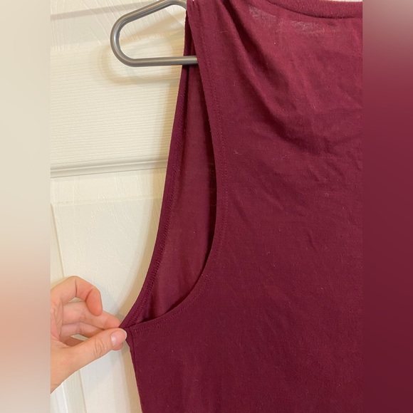 Burgundy Muscle Work Out T-Shirt - Picture 5 of 5